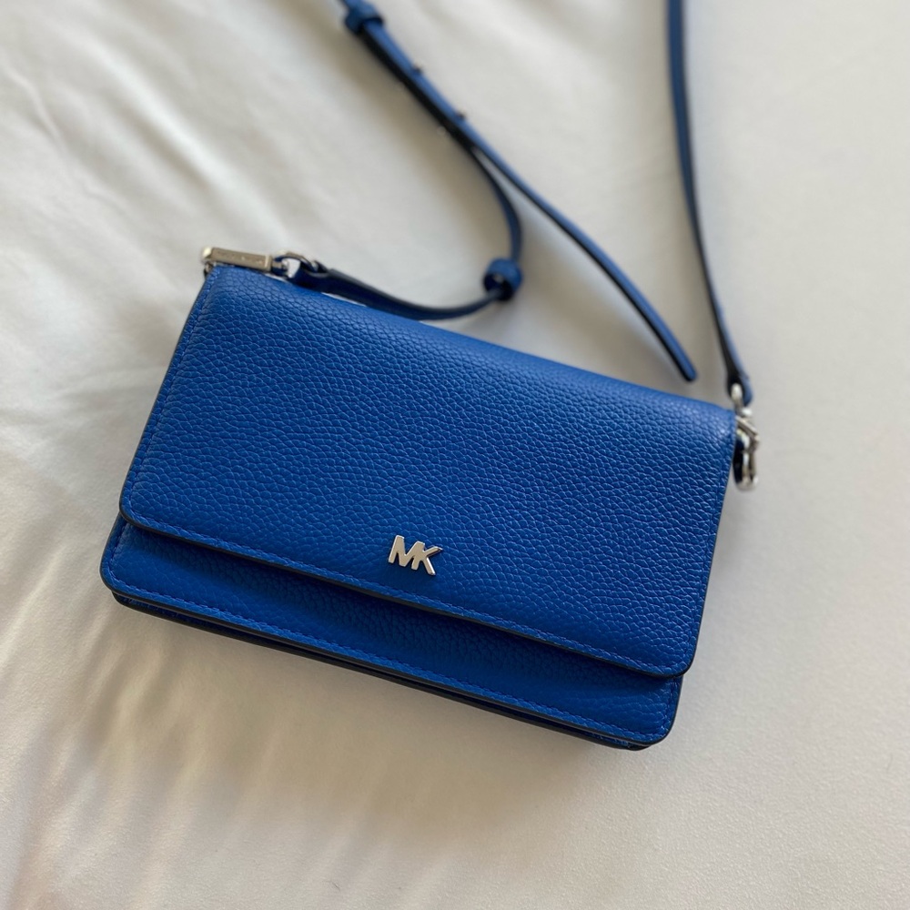 MK cellphone purse